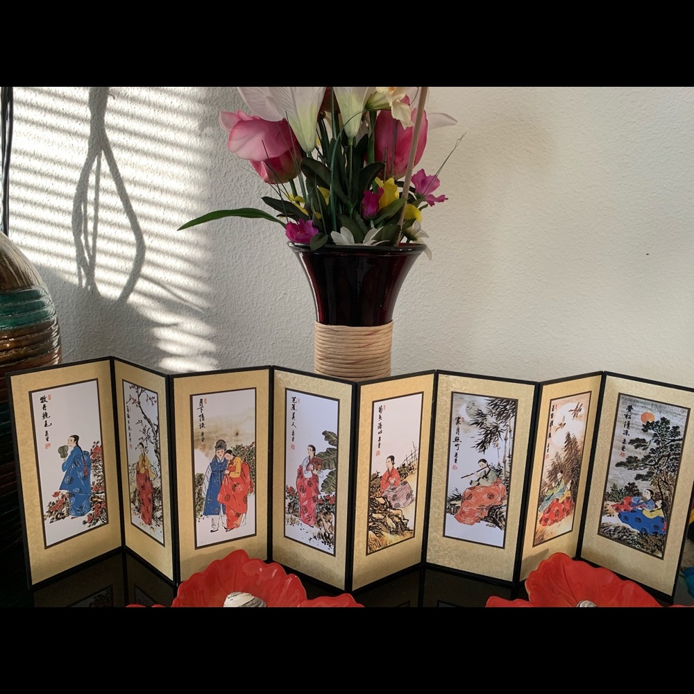 Authentic Korean home decor with scripts at back!